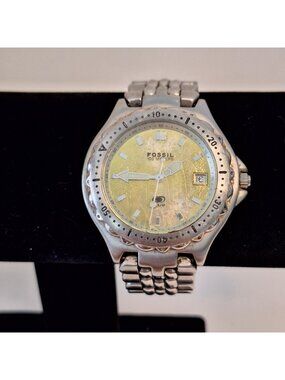 MEN'S FOSSIL BLUE 100 METER/330 FEET STAINLESS STEEL WATCH NOT WORKING (BATTERY?